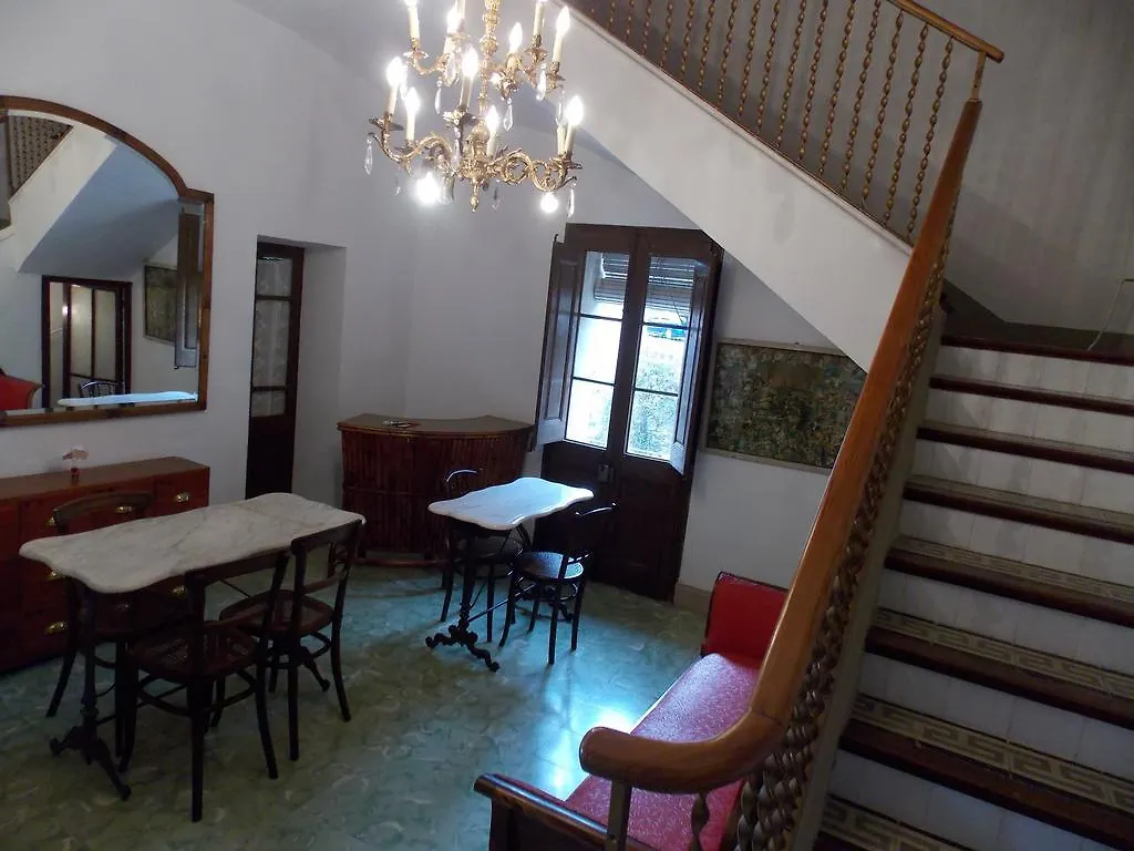 Hostal Cal Pla Sant Llorenc Savall Guest house